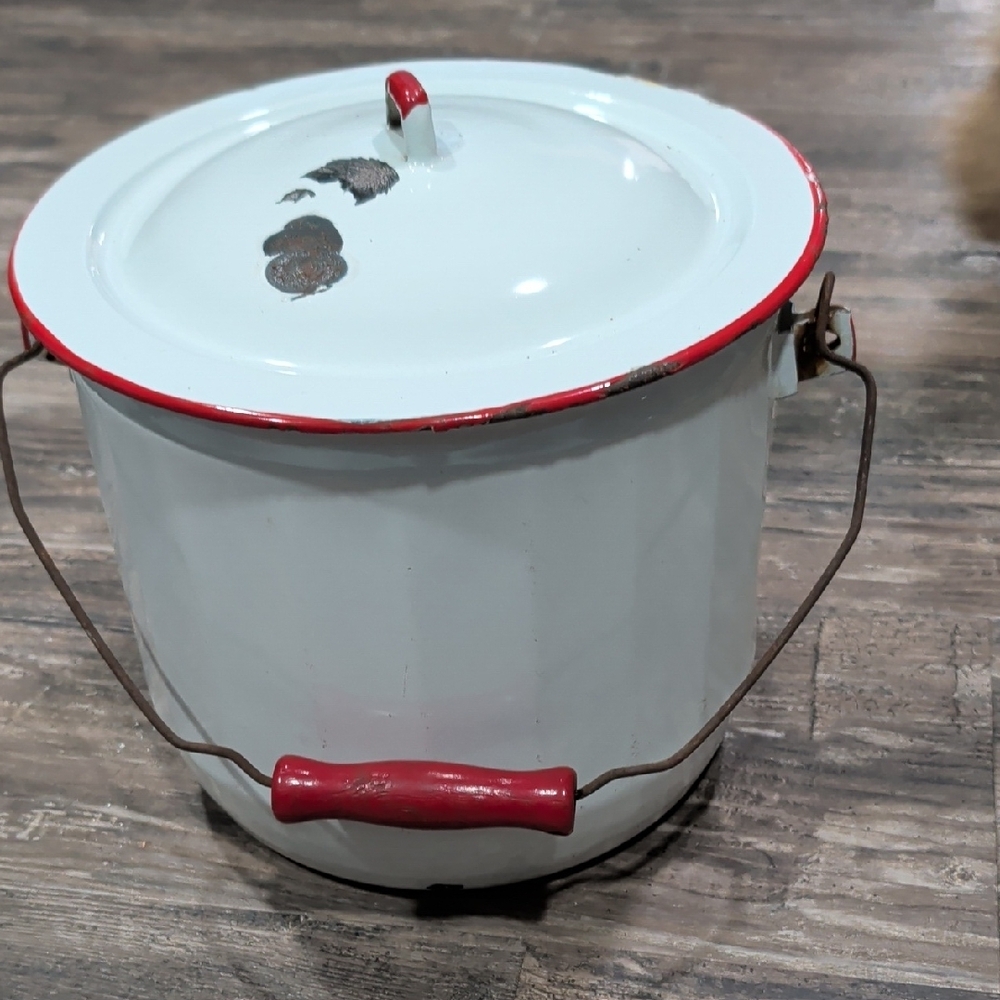 Vintage Enamelware Pot with Lid - White and Red